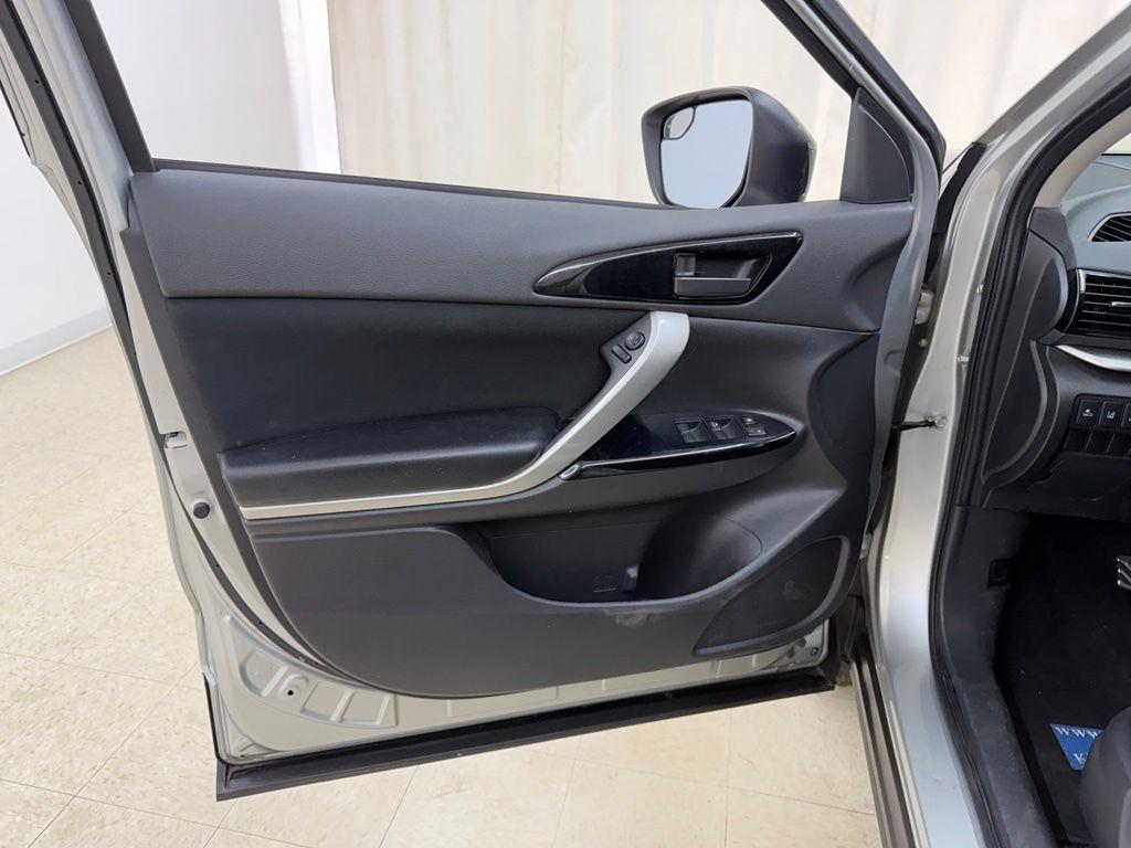 Mitsubishi Eclipse Cross  2024