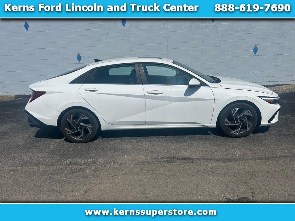 2025 Hyundai Elantra 