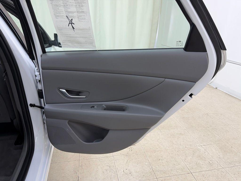 Hyundai Elantra  2025