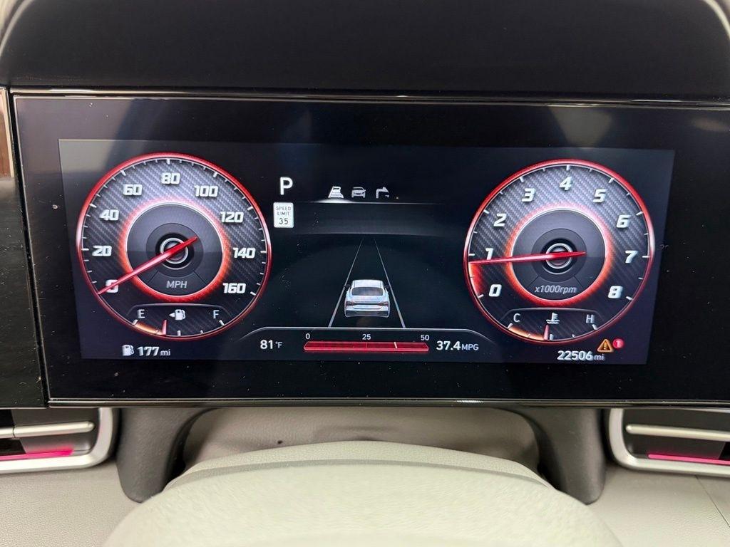 Hyundai Elantra  2025