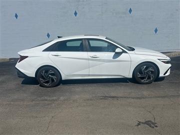 2025 Hyundai Elantra 