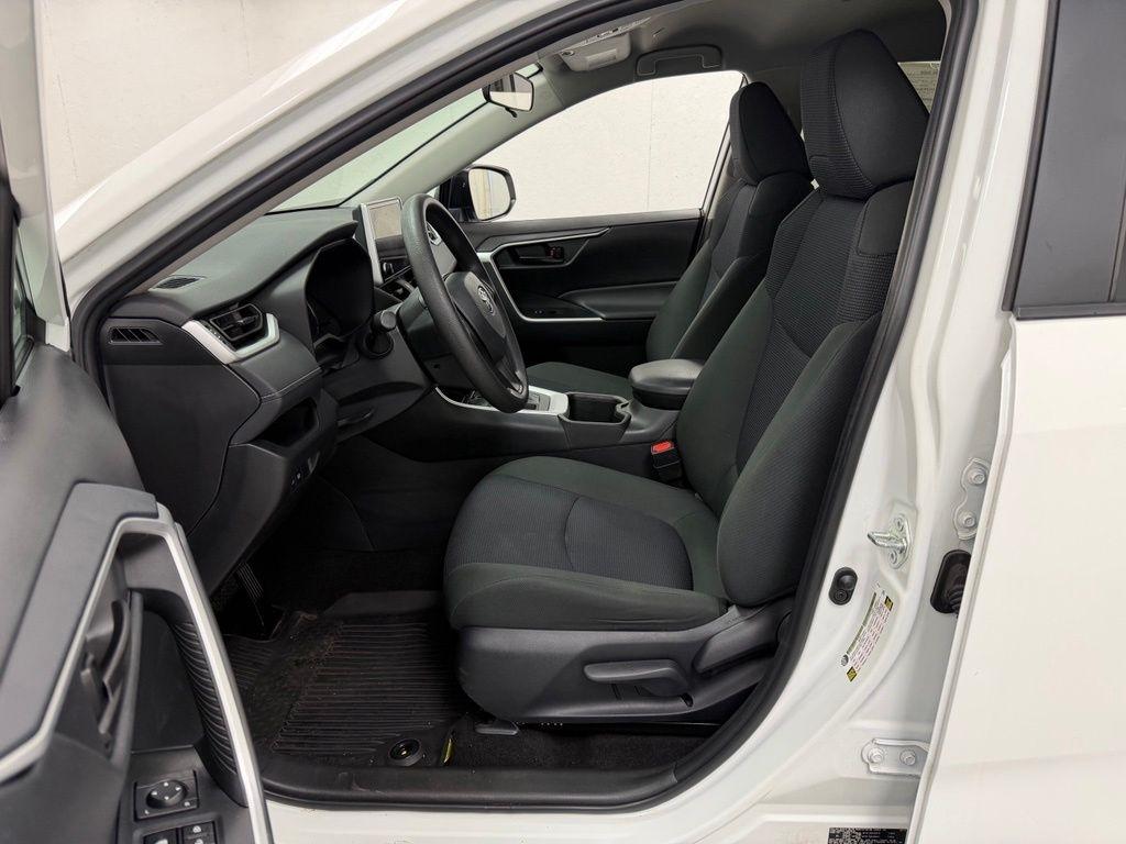 Toyota RAV4  2024