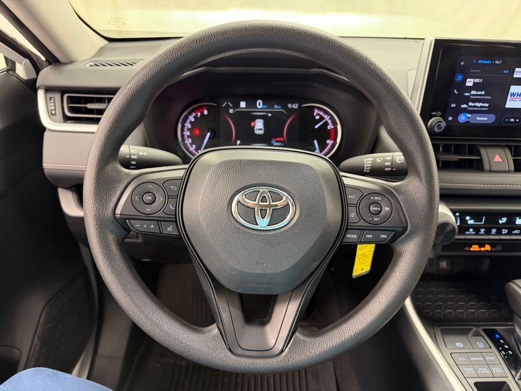 Toyota RAV4  2024