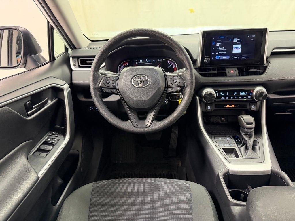 Toyota RAV4  2024