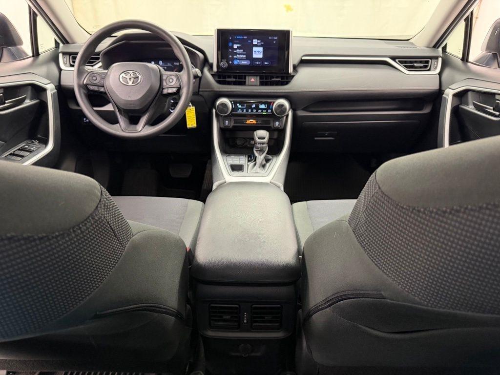 Toyota RAV4  2024