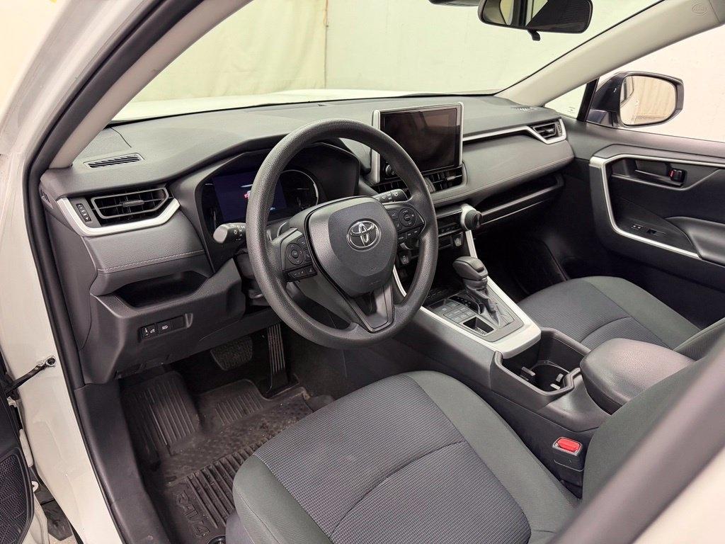 Toyota RAV4  2024