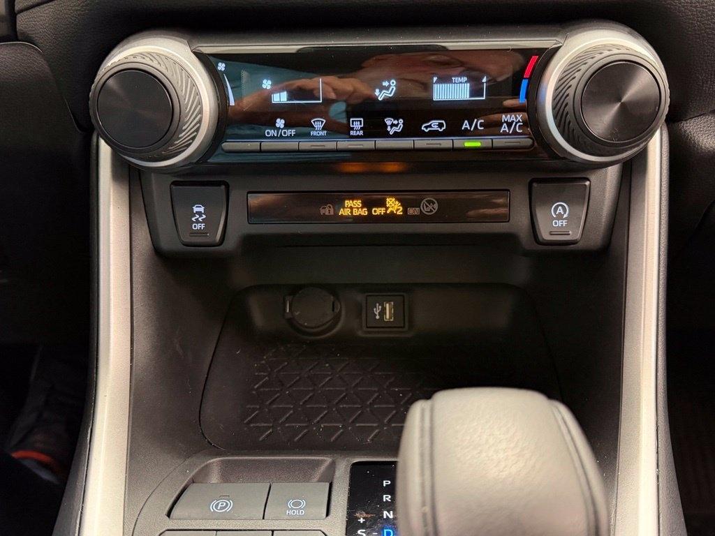 Toyota RAV4  2024