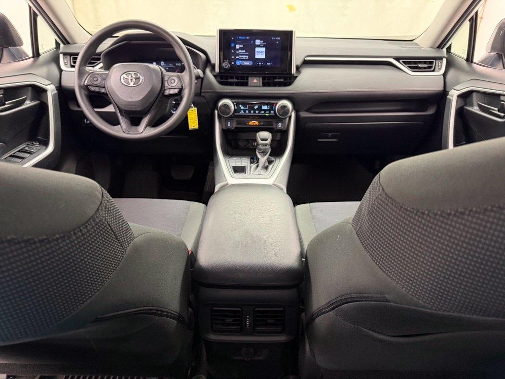 Toyota RAV4  2024