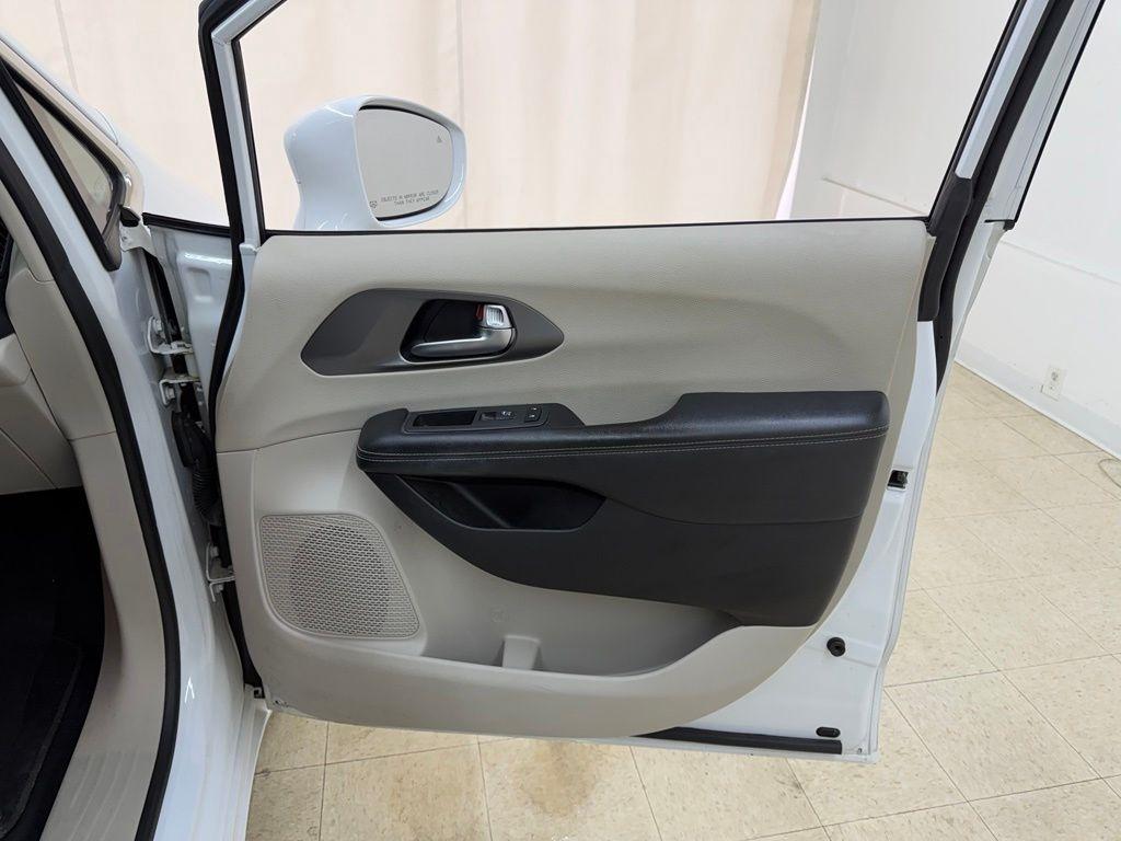 Chrysler Pacifica  2022
