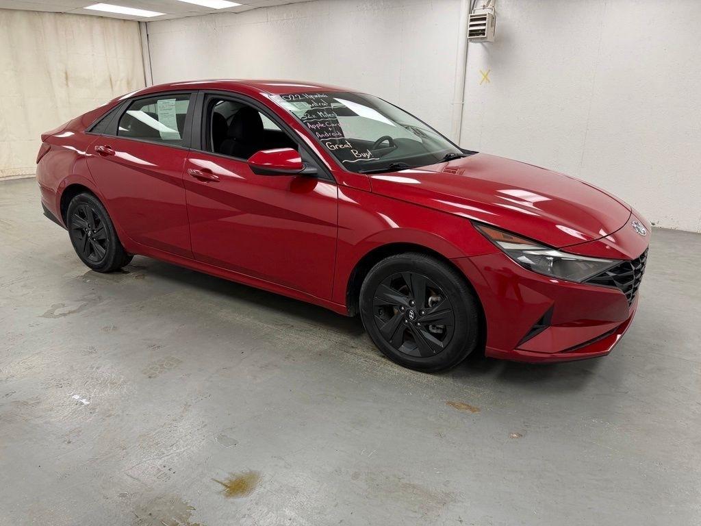 Hyundai Elantra  2022