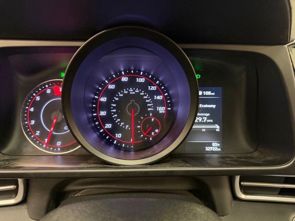 Hyundai Elantra  2022