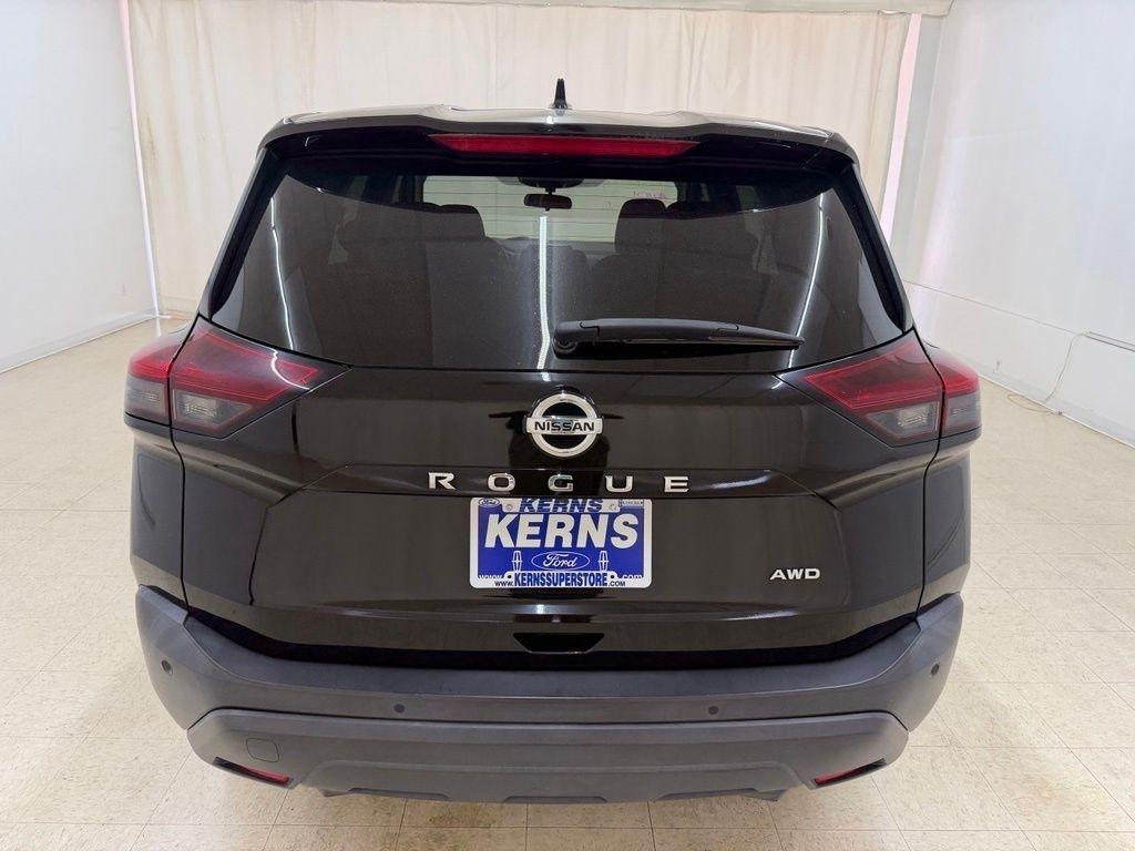 Nissan Rogue  2021