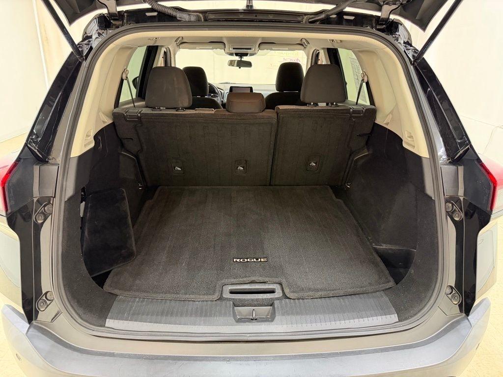 Nissan Rogue  2021