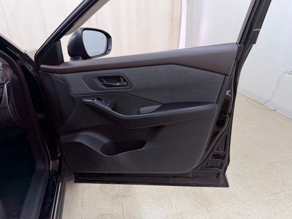 Nissan Rogue  2021
