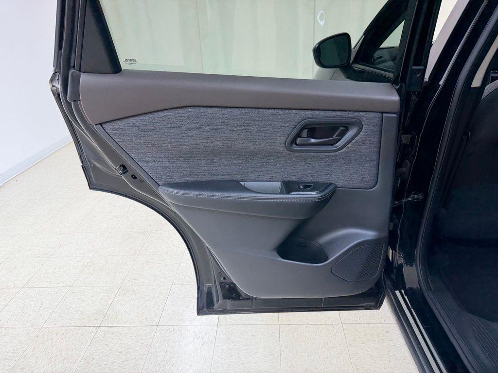 Nissan Rogue  2021