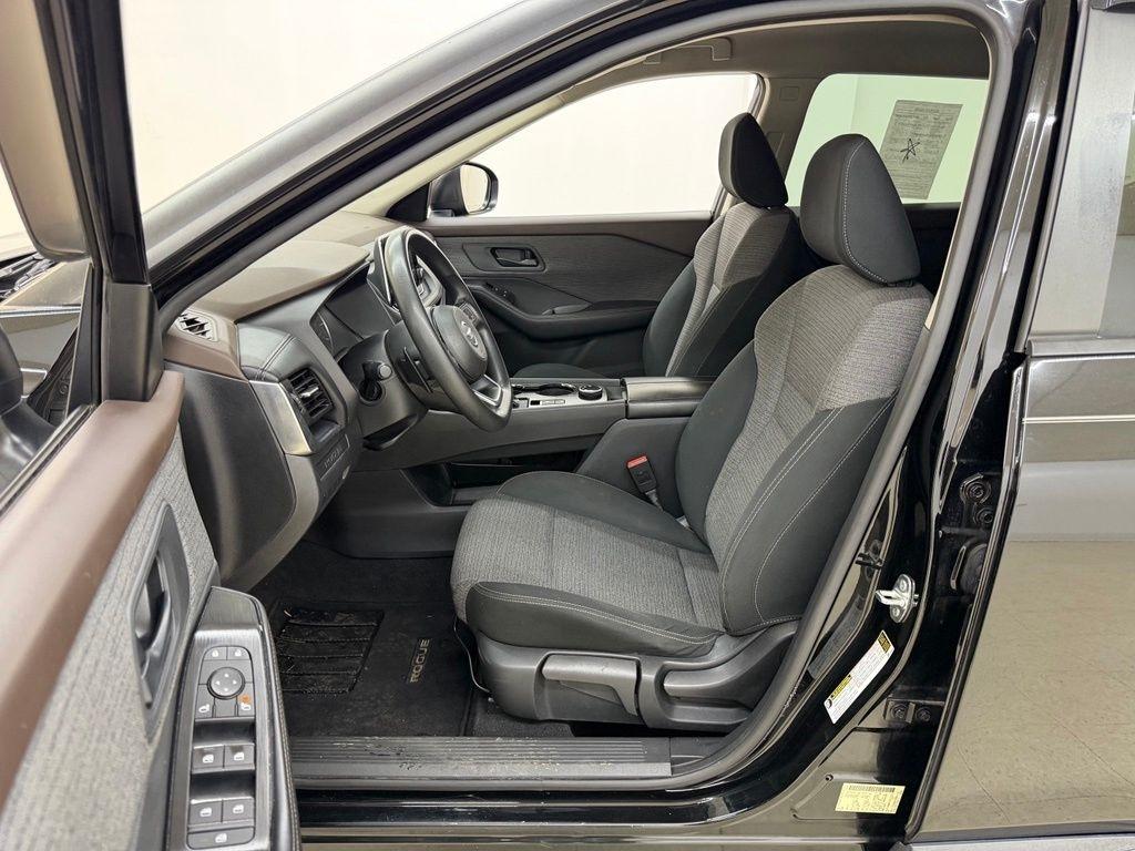 Nissan Rogue  2021