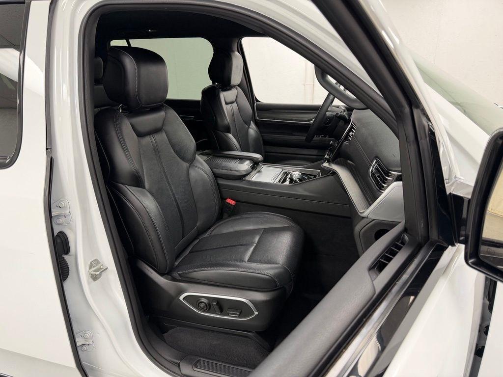 Jeep Wagoneer L  2024