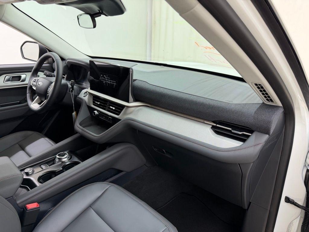 Ford Explorer  2026