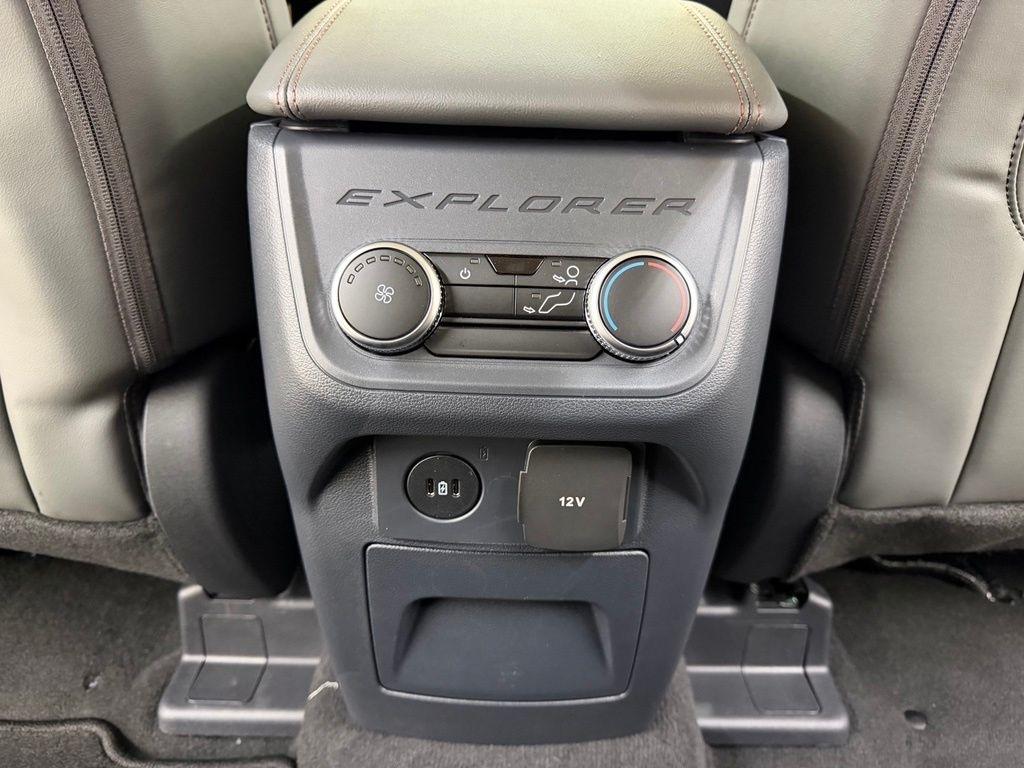 Ford Explorer  2026