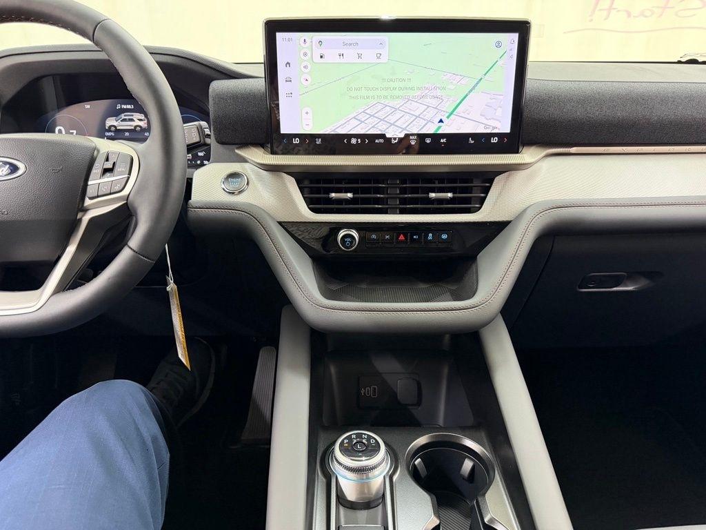 Ford Explorer  2026
