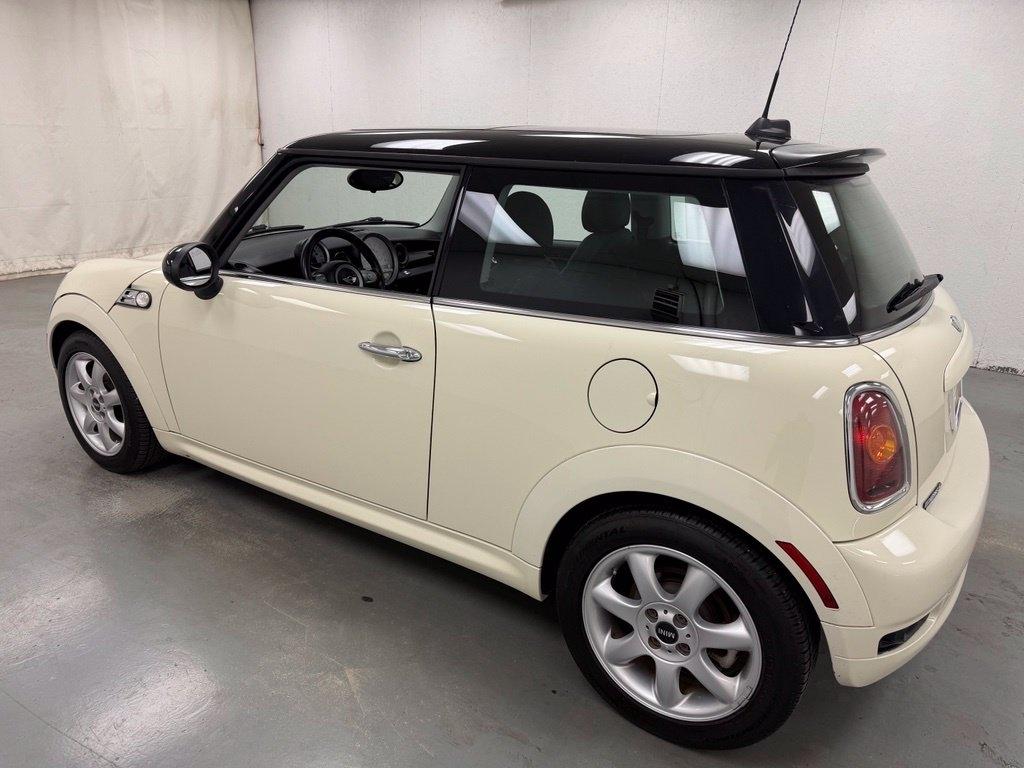 MINI Cooper  2010