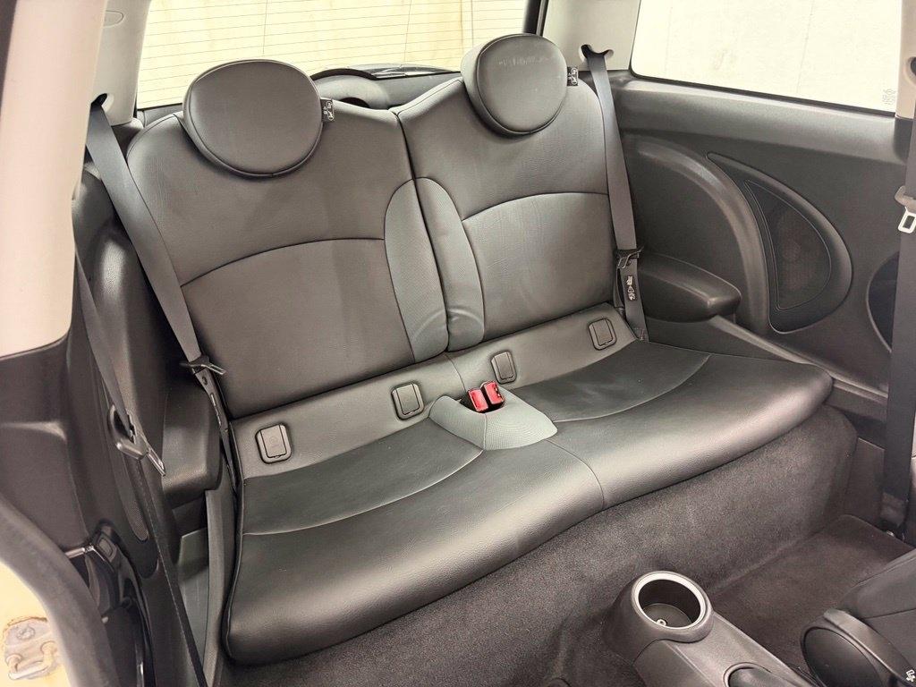 MINI Cooper  2010