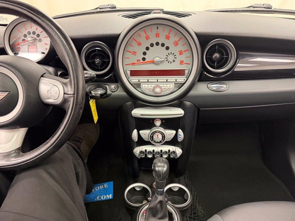 MINI Cooper  2010