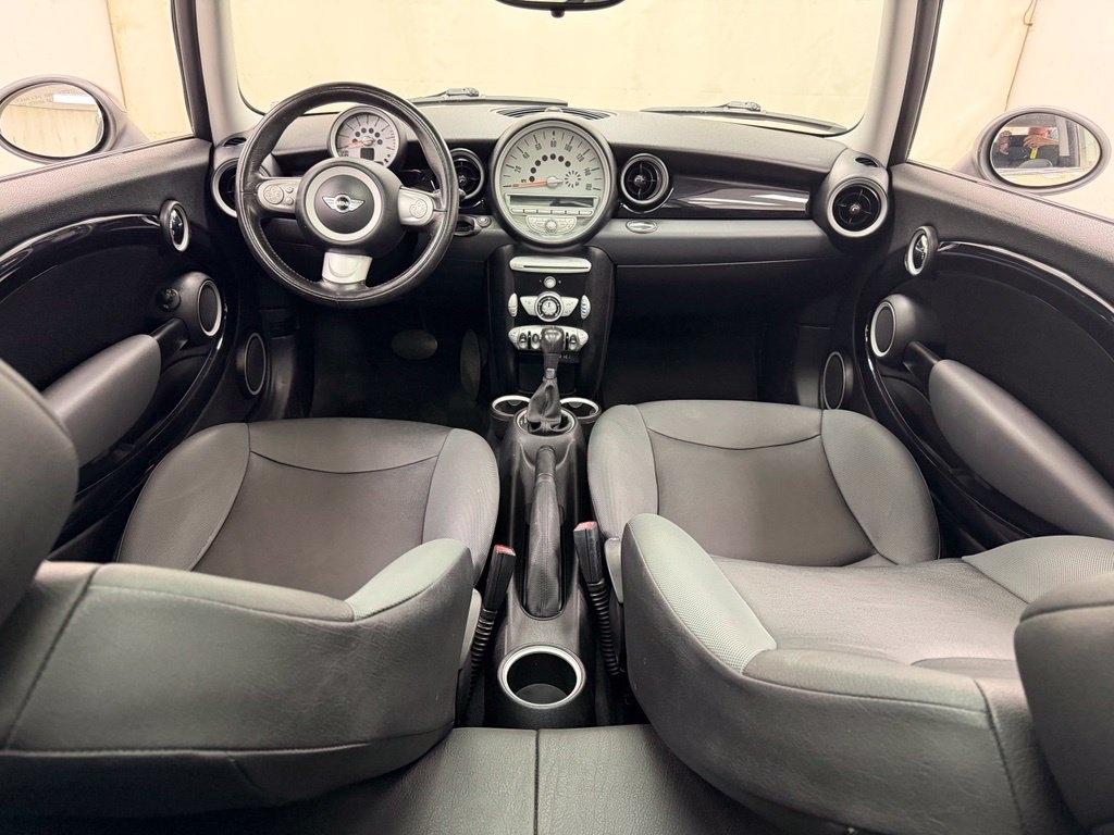MINI Cooper  2010