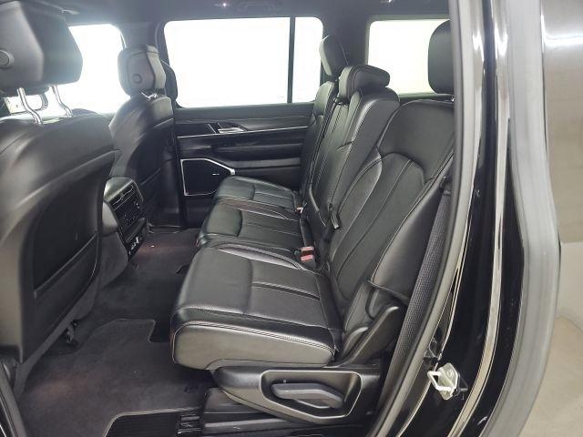 Jeep Wagoneer L  2024