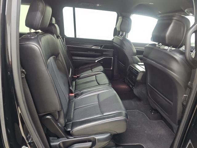 Jeep Wagoneer L  2024