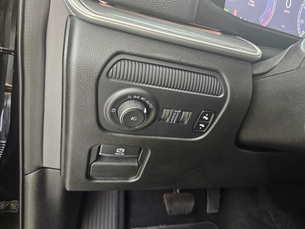 Jeep Wagoneer L  2024