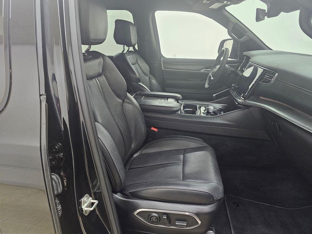 Jeep Wagoneer L  2024