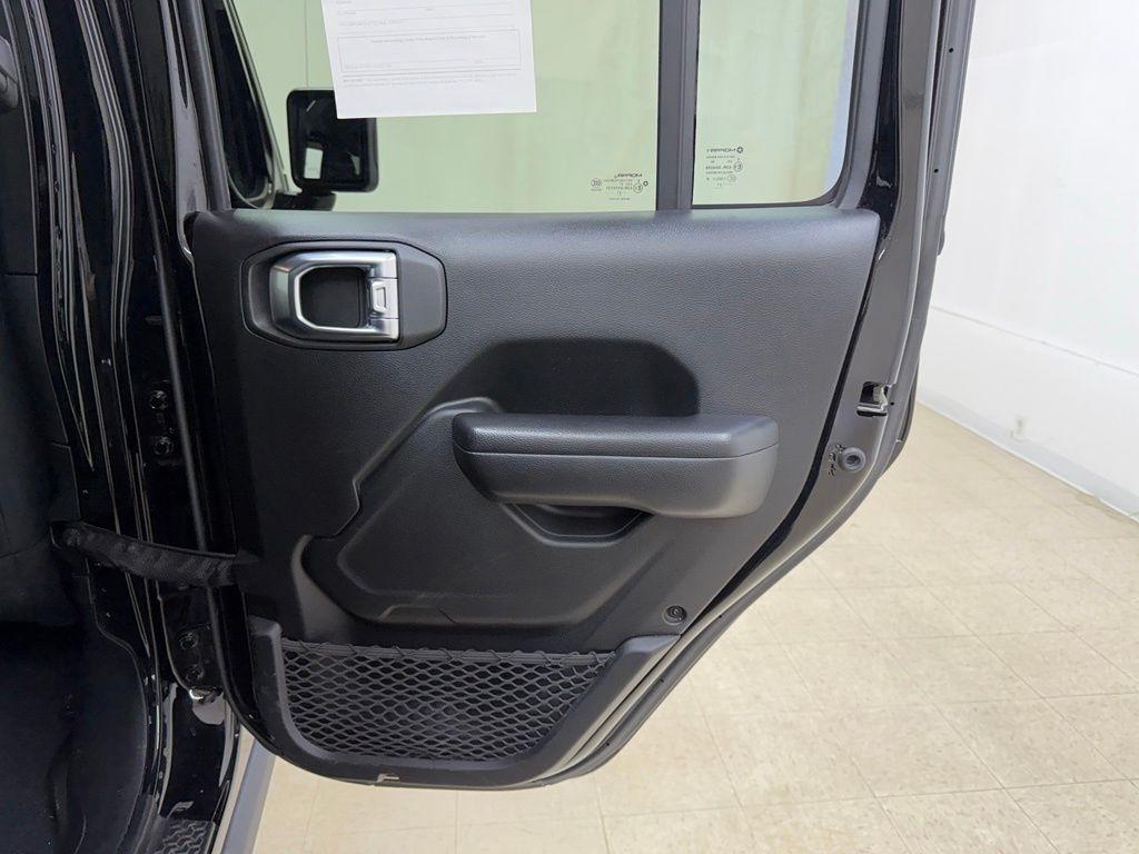 Jeep Gladiator  2021