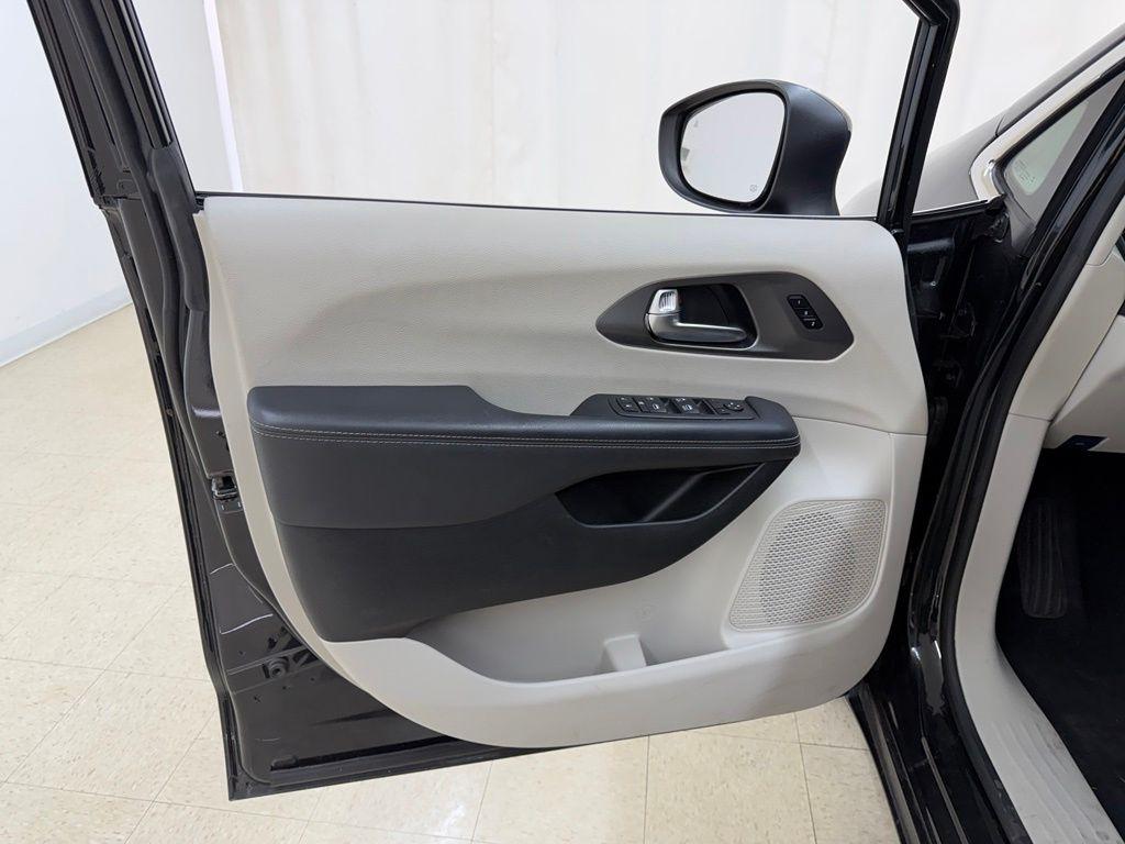 Chrysler Pacifica  2023