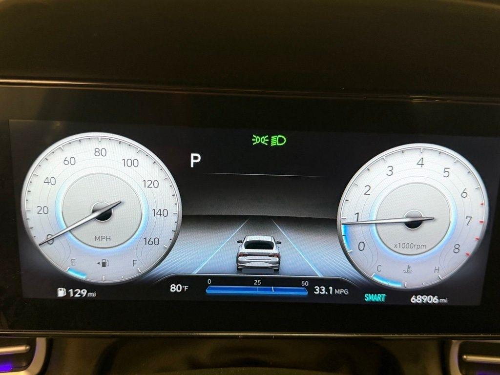 Hyundai Elantra  2021