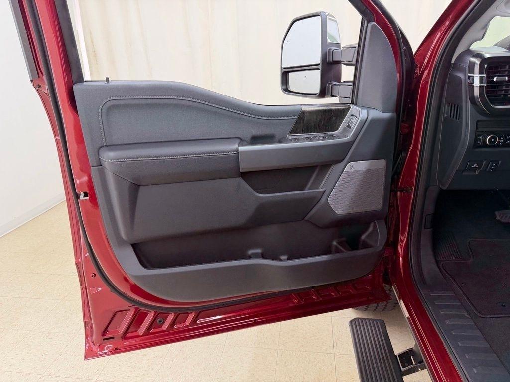 Ford F-250 SD  2027