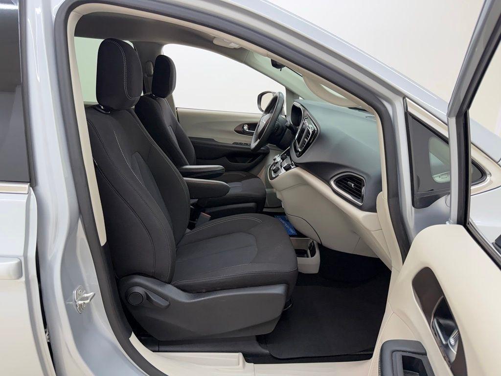 Chrysler Voyager  2023