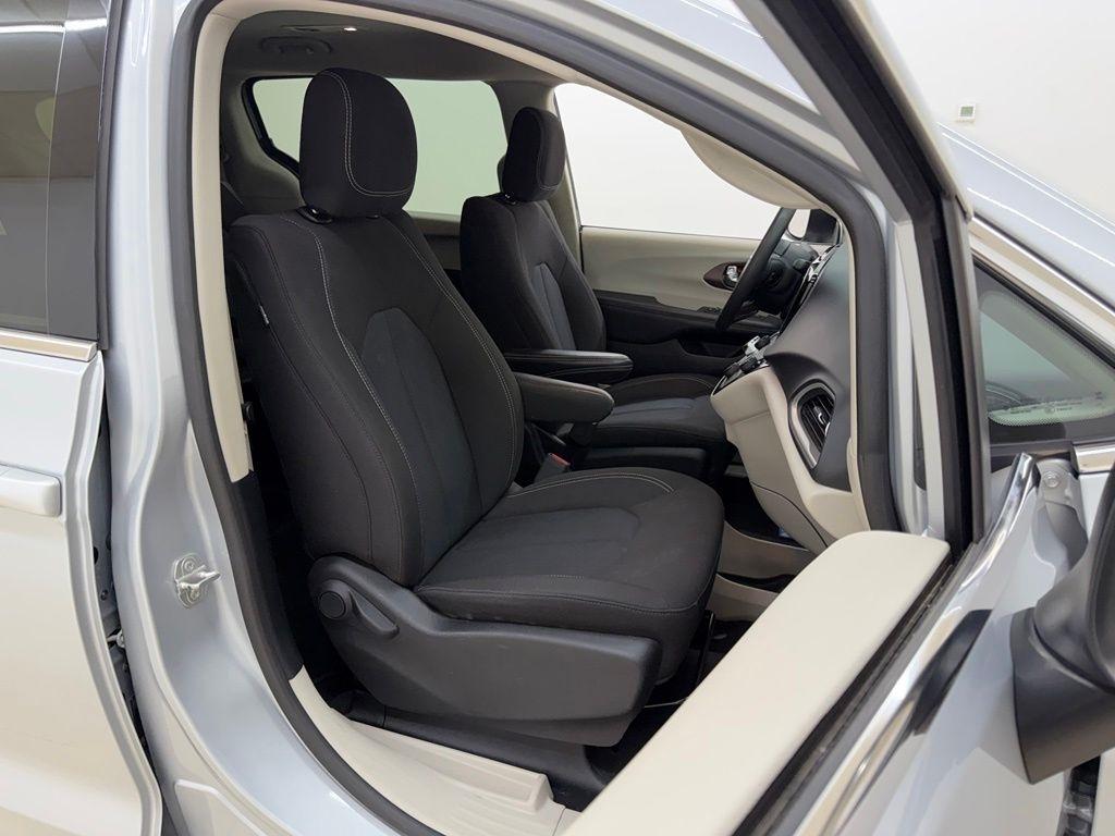 Chrysler Voyager  2023