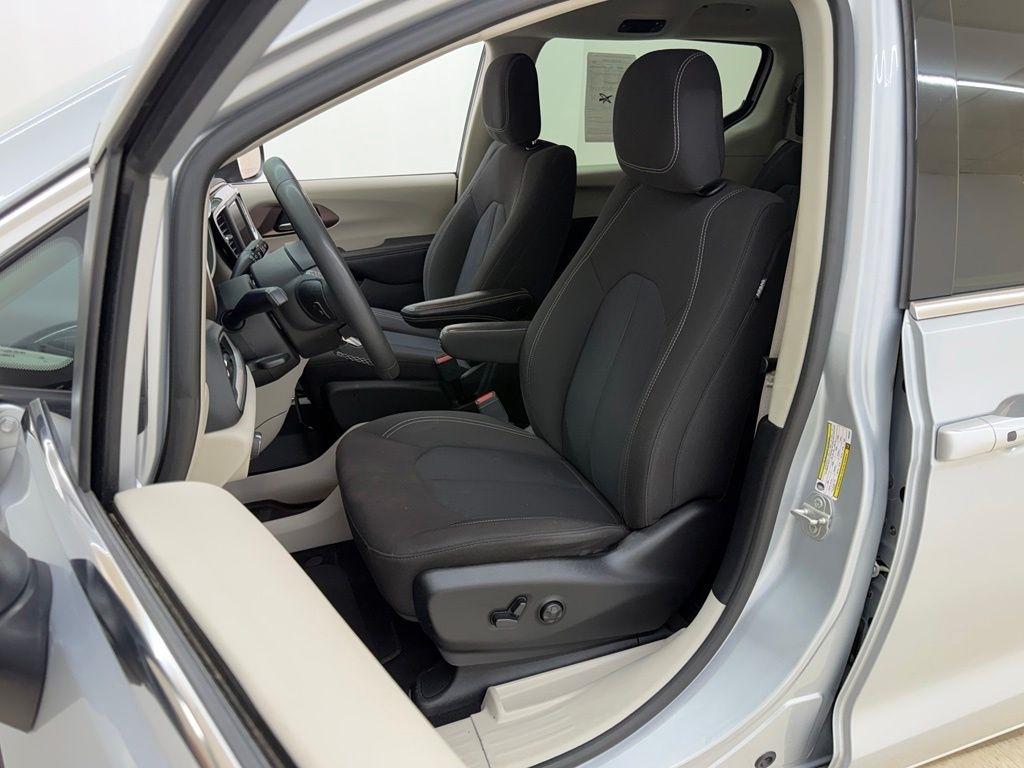Chrysler Voyager  2023