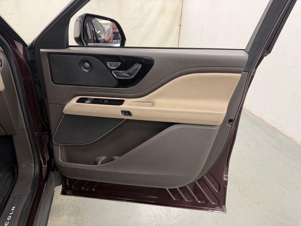 Lincoln Aviator  2020