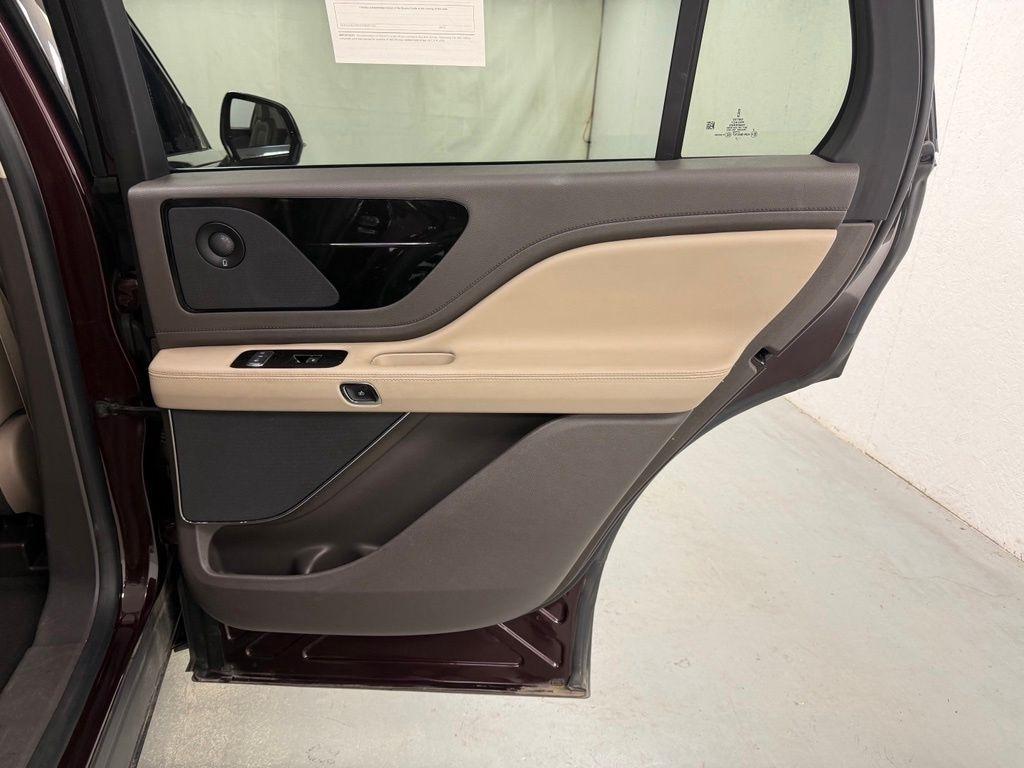 Lincoln Aviator  2020