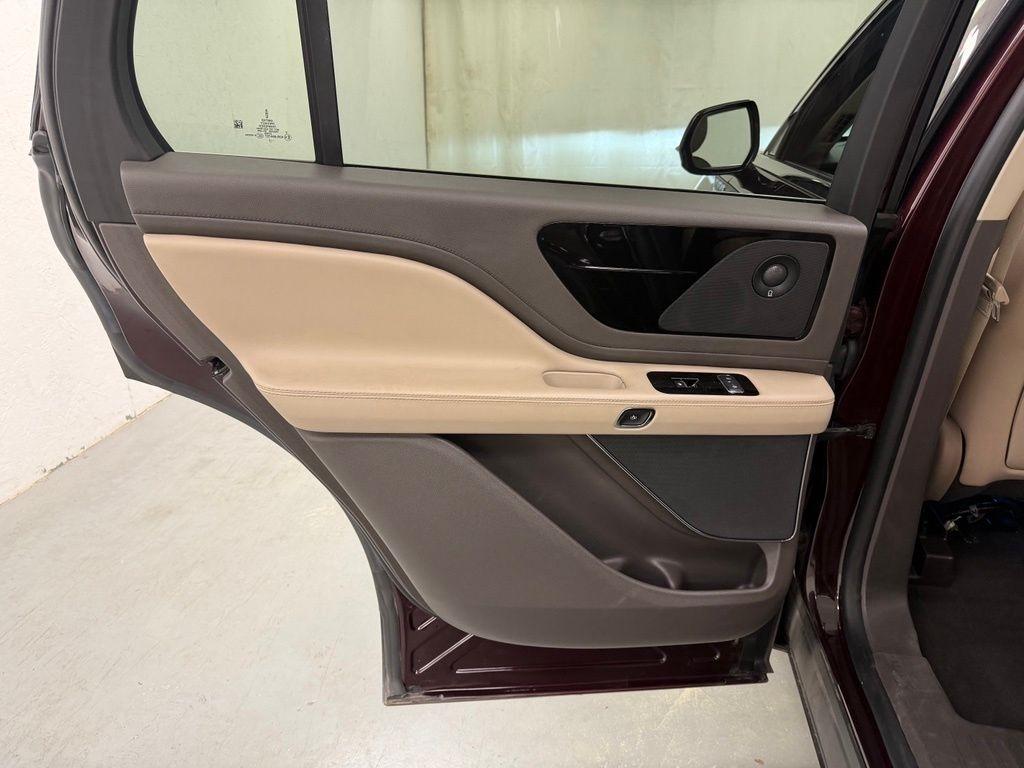 Lincoln Aviator  2020