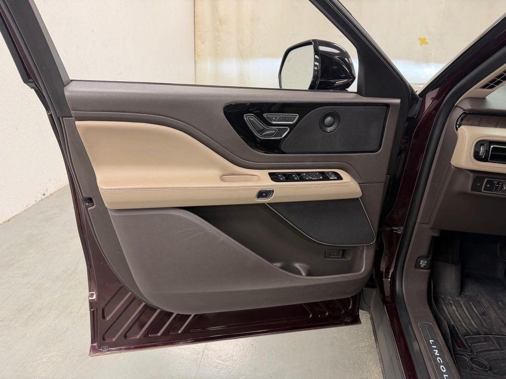 Lincoln Aviator  2020