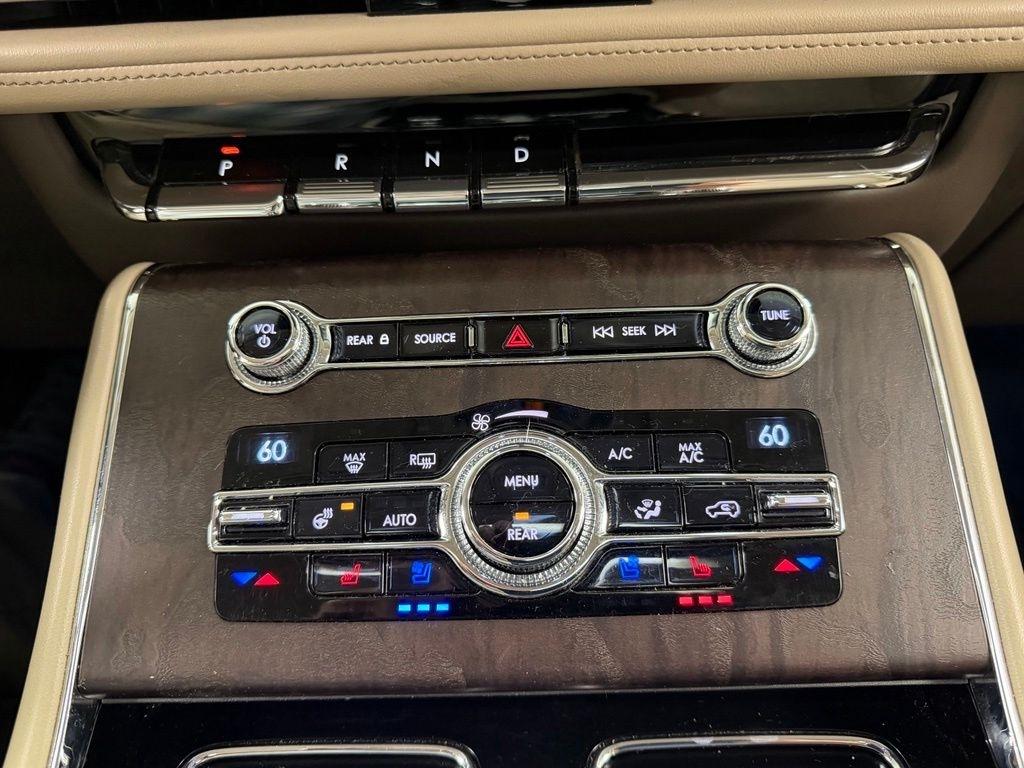 Lincoln Aviator  2020