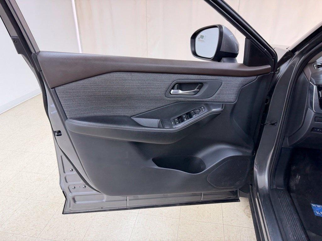 Nissan Rogue  2021