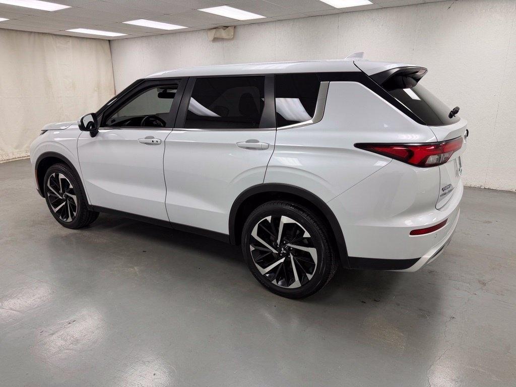 Mitsubishi Outlander  2024
