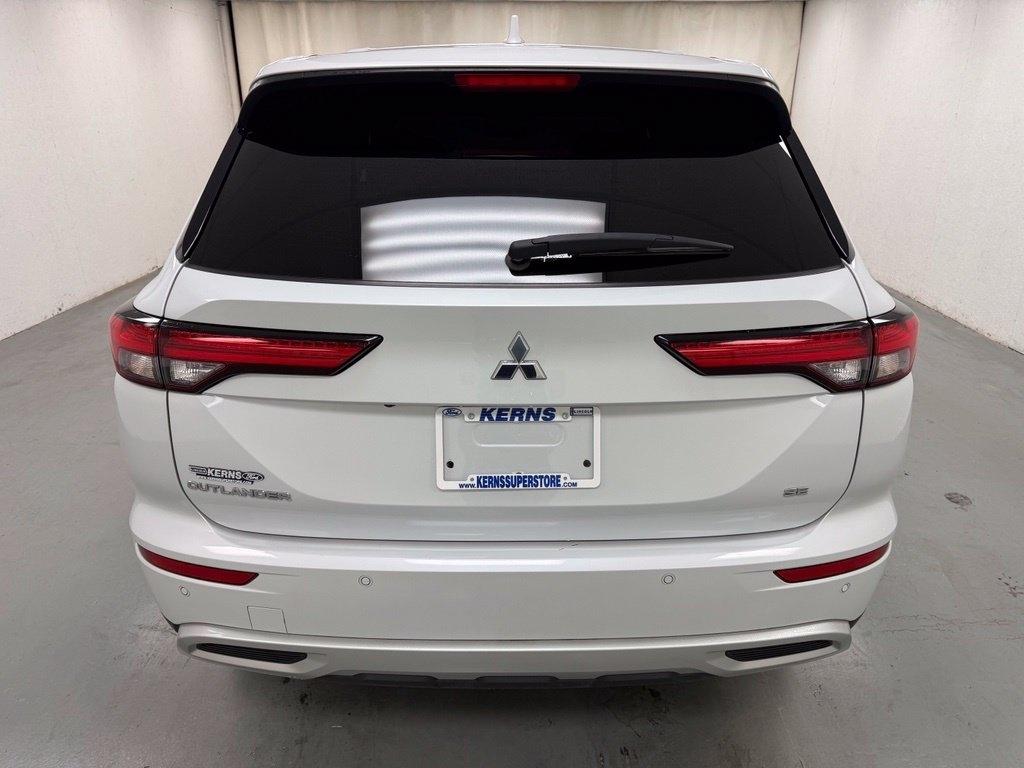Mitsubishi Outlander  2024