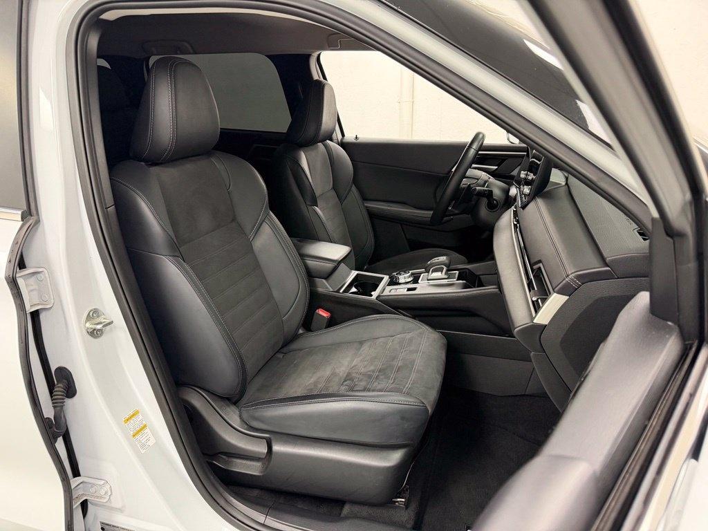 Mitsubishi Outlander  2024