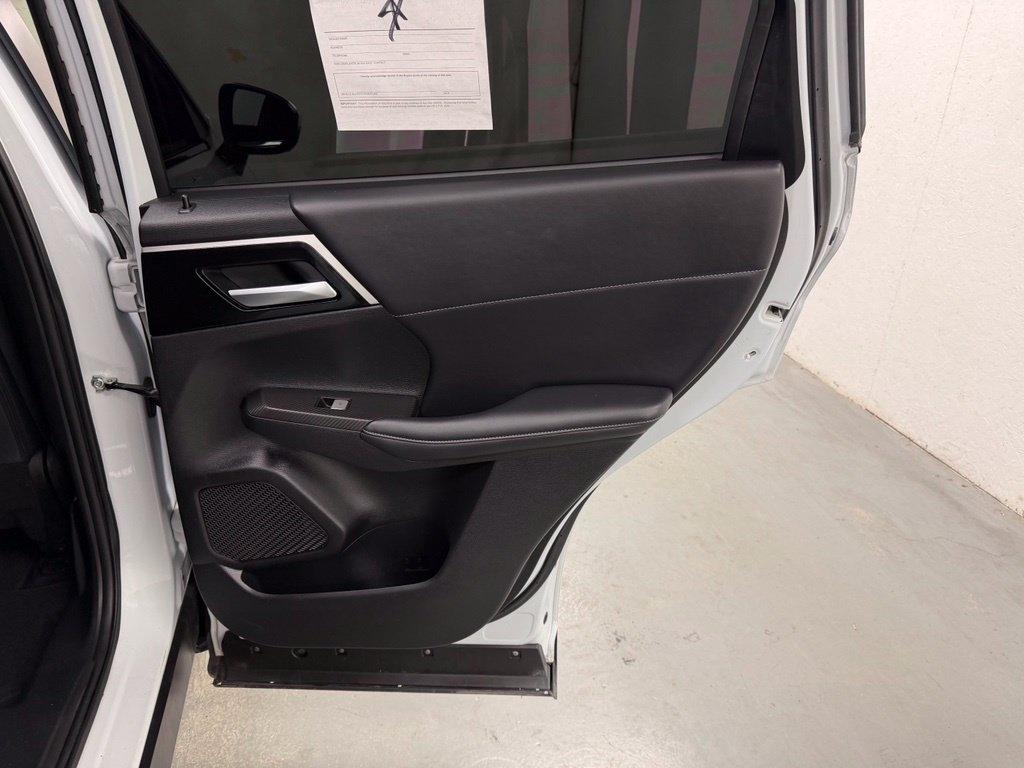 Mitsubishi Outlander  2024