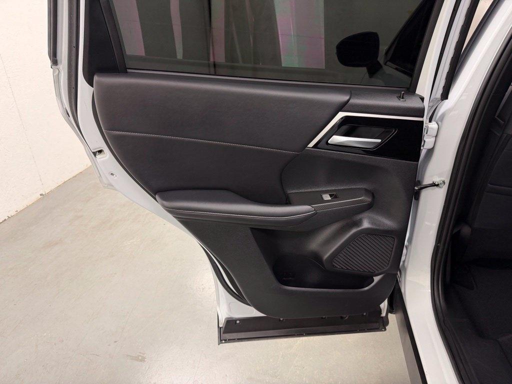 Mitsubishi Outlander  2024